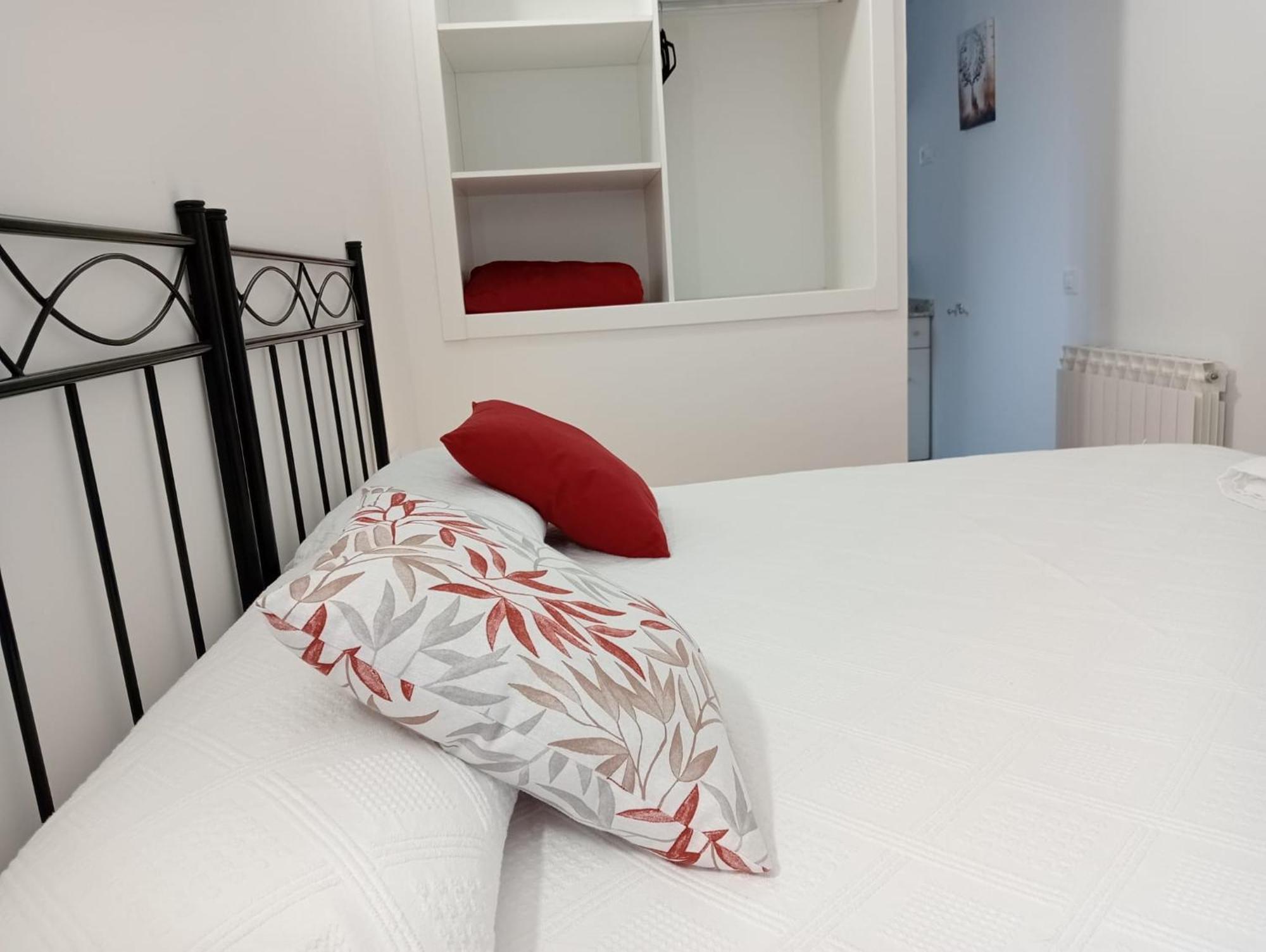 Apartamentos La Piedra En Pleno Centro Historico Con Dos Dormitorios Y Dos Banos Nájera Buitenkant foto